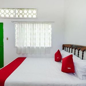 Habitación Estándar con 2 Camas Individuales